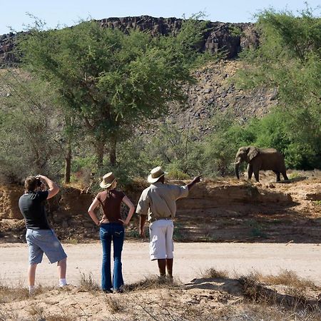 فيلا Twyfelfonteinفي Wilderness Safaris Damaraland Camp المظهر الخارجي الصورة